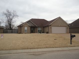 4 Woodshire Cv, Jackson, TN 38305