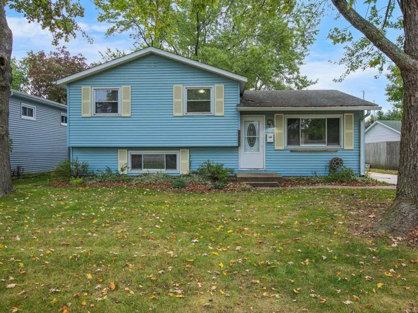 1710 Winston Dr, South Bend, IN 46635