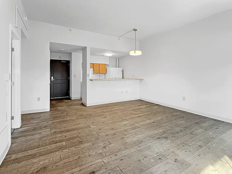 Stonehouse Square Apartments — Photo 13