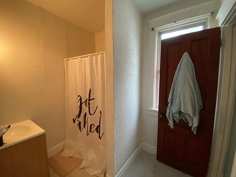 3945 Regent Ave — Photo 12
