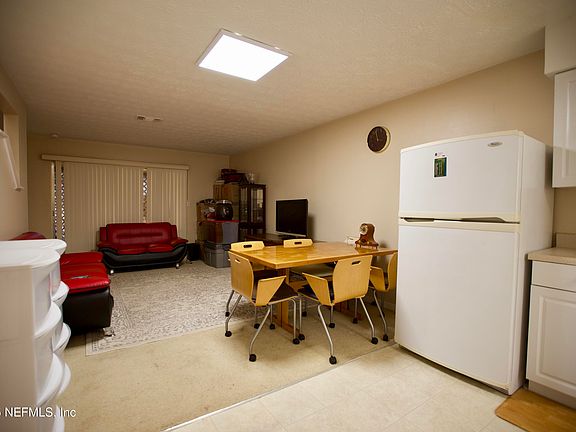 5th image of 1200 BRETTA Street #12