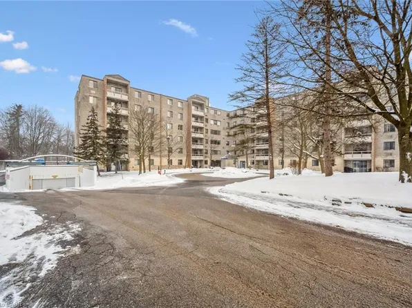 93 Westwood Rd #607, Guelph, ON N1H 7J7