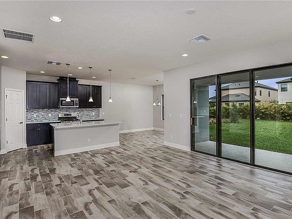 4th image of 5040 Ballantrae Blvd