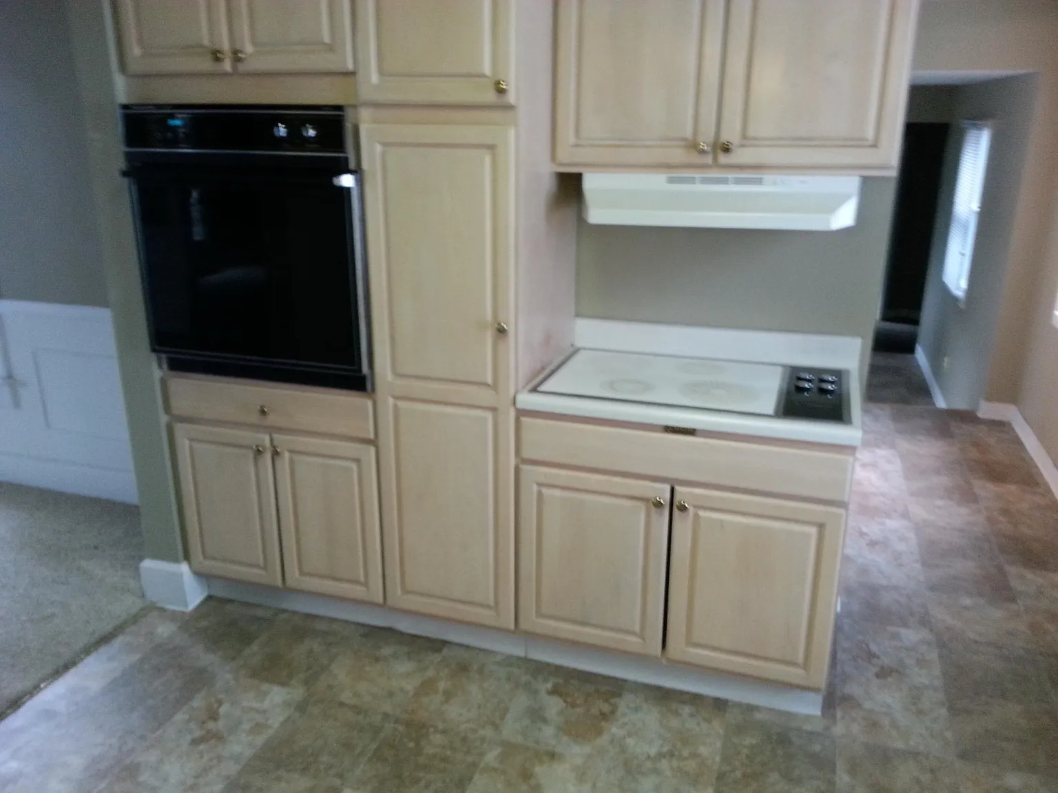 6 bed, 3.5 bath, 2800 sqft, $2,250 — Photo 4