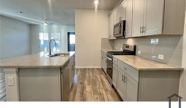 1801 Ash Oak Ln — Photo 9