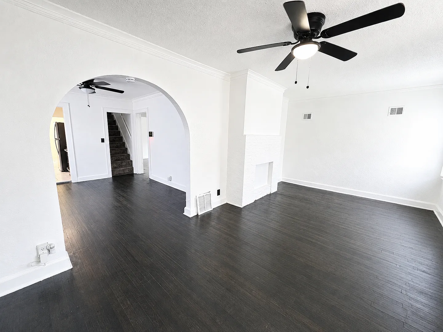 Charming 3 Bed, 2 Bath Home with Detached 2-Car Garage — Photo 3