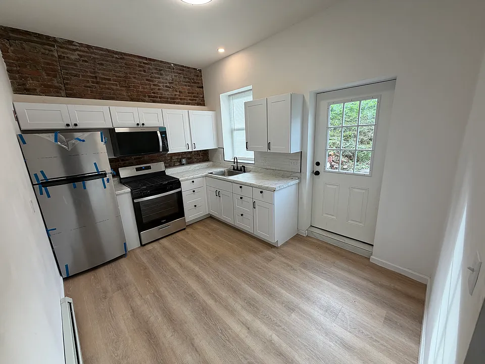 81 Renwick St #1-A