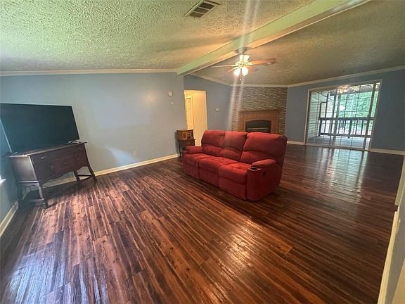 3rd image of 2400 Zingara Rd NE