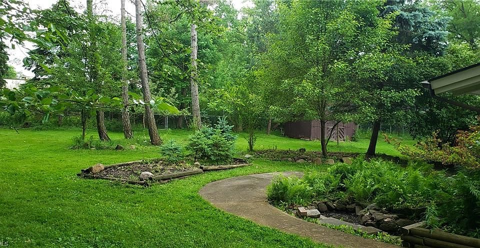 2nd image of 26663 Maple Dr