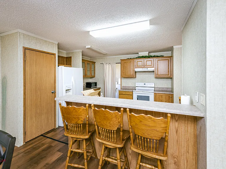 259 Kings Cir — Photo 5