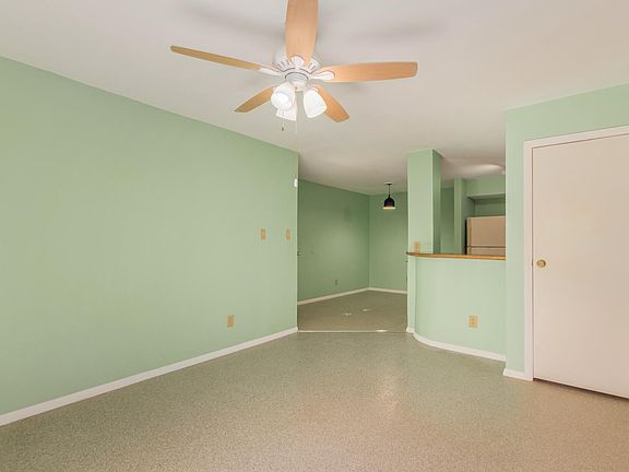 5th image of 4410 N Longview Ave Unit 124