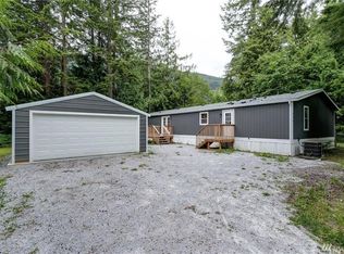 742 Sprague Valley Dr, Maple Falls, WA 98266