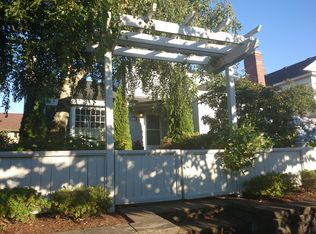 1707 28th Ave W, Seattle, WA 98199