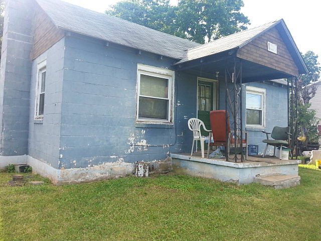 1st image of 90 Timberwood Dr