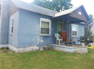 90 Timberwood Dr, Martinsville, VA 24112