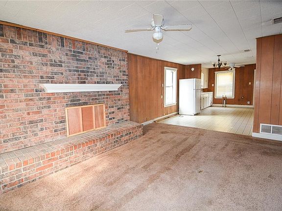 5th image of 851 N Cain St