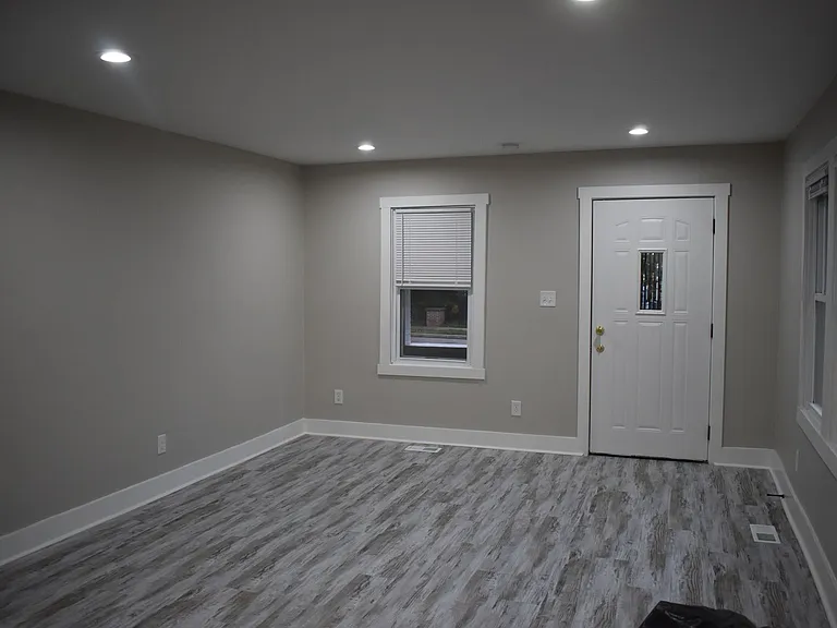 2406 N Talbott St — Photo 13