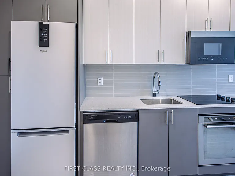 415 Main St W #701 — Photo 7