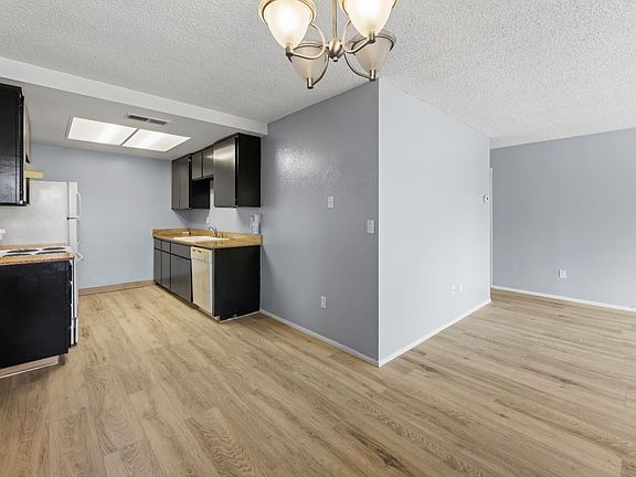 5th image of 414 Cherry Ln APT G