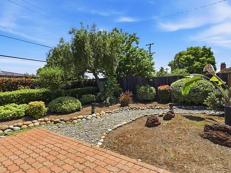 5588 Dartmouth Dr — Photo 30