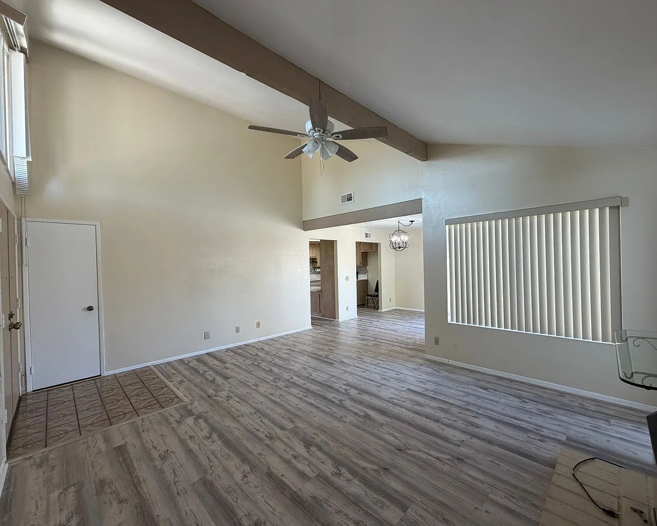 Beautiful 2 Bed 2 Bath in Oceanside — Photo 3