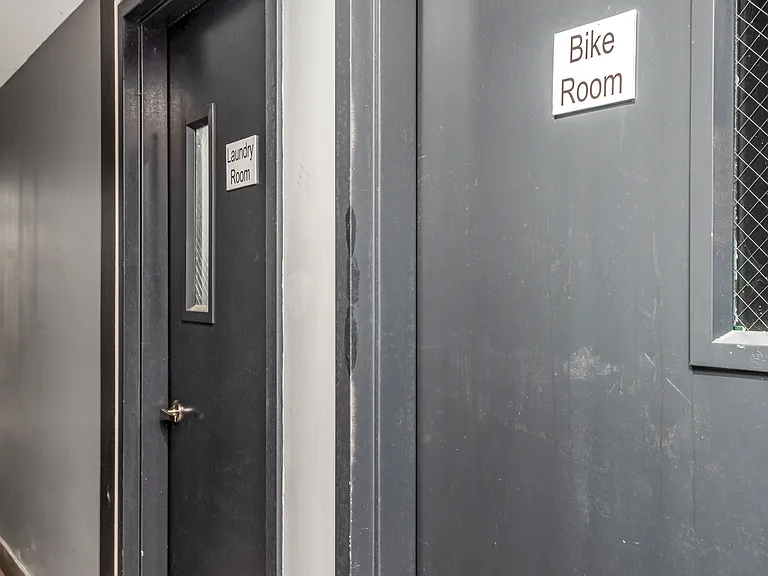 562 Park Pl #2B — Photo 33