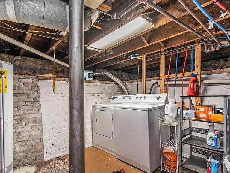 613 Hawthorne St NE — Photo 19
