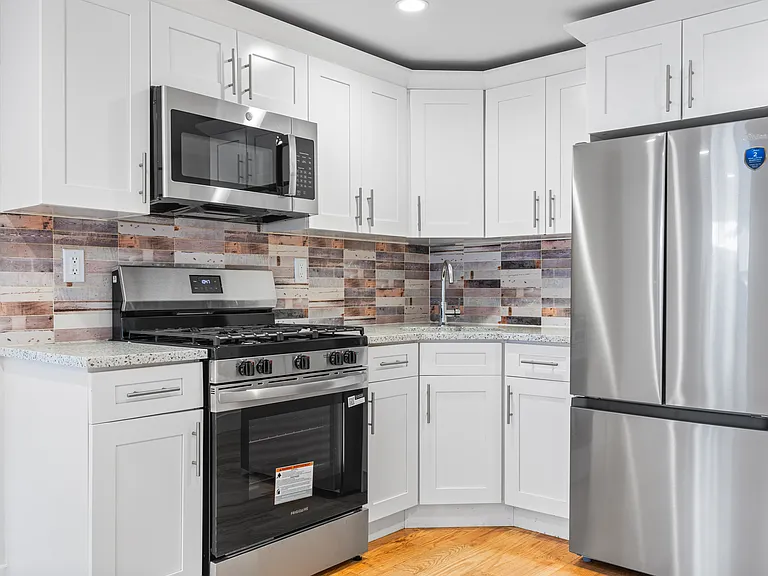 118 Cooper St #1 — Photo 5