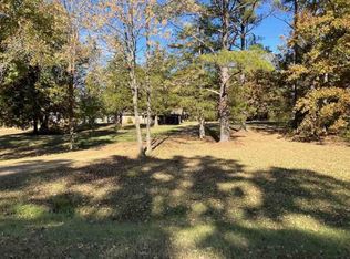 1233 Town Creek Rd, West Point, MS 39773