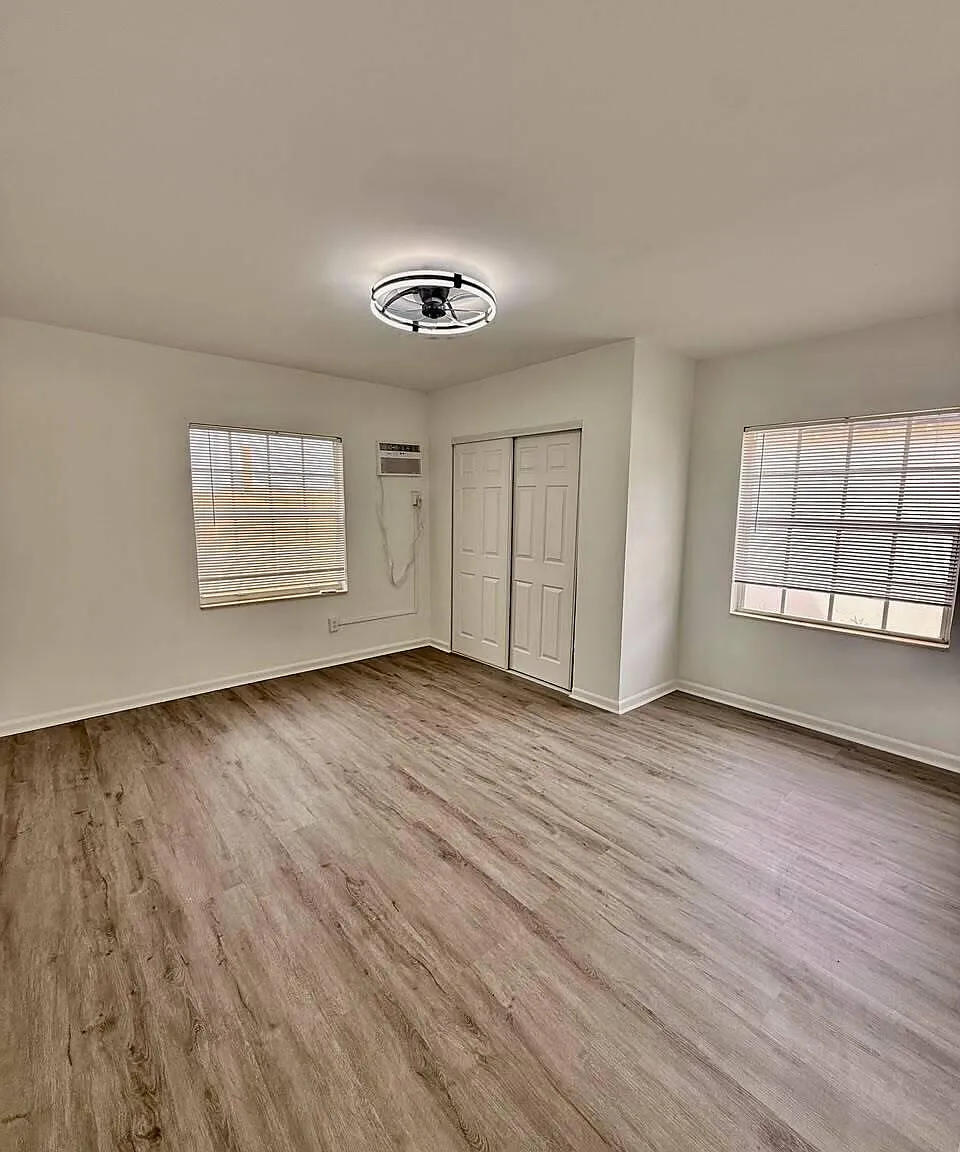 1 bed, 1.0 bath, 2355 sqft, $2,100 — Photo 4