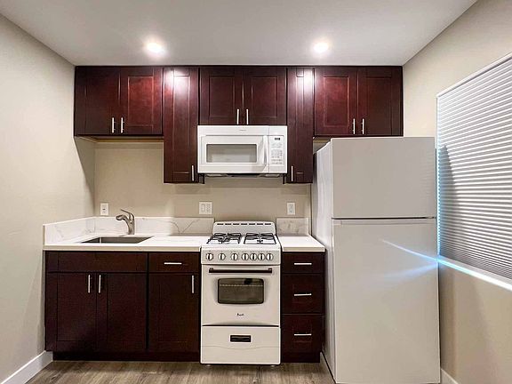 2nd image of 4325 Texas St APT 7