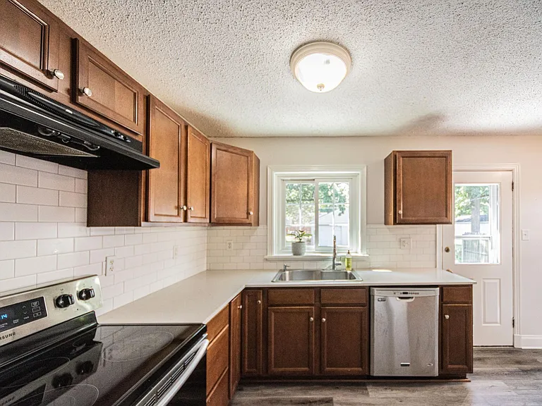2522 Clay St — Photo 11