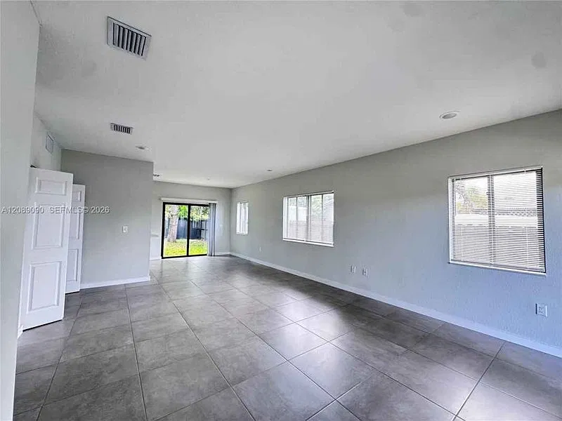 609 Nw 3rd Ter Dania Beach, Fl 33004 — Photo 4