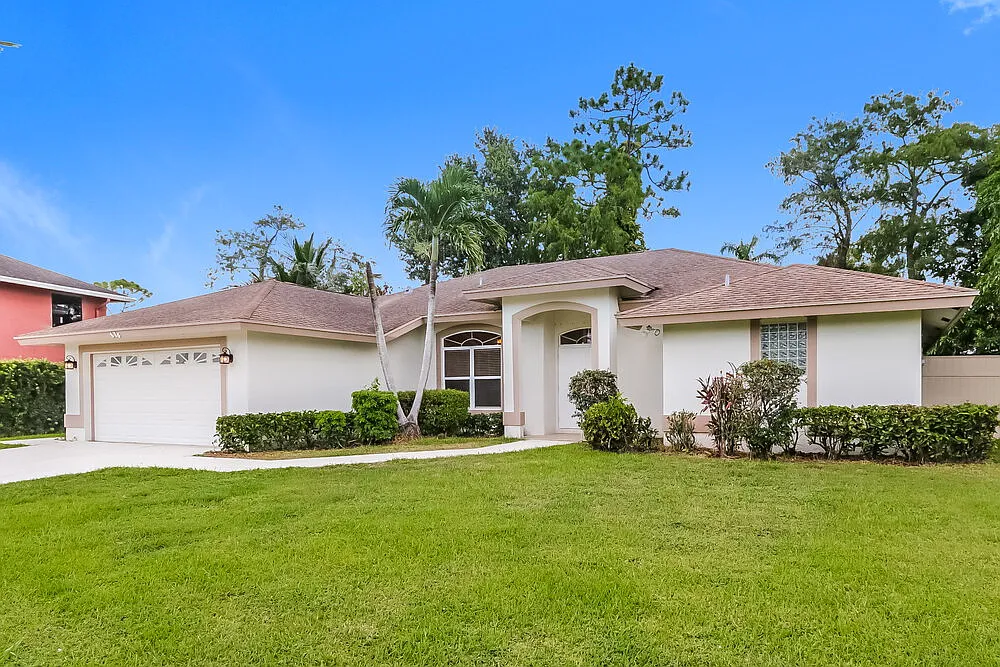 3 bed, 2.0 bath, 1852 sqft, $4,200 — Photo 4