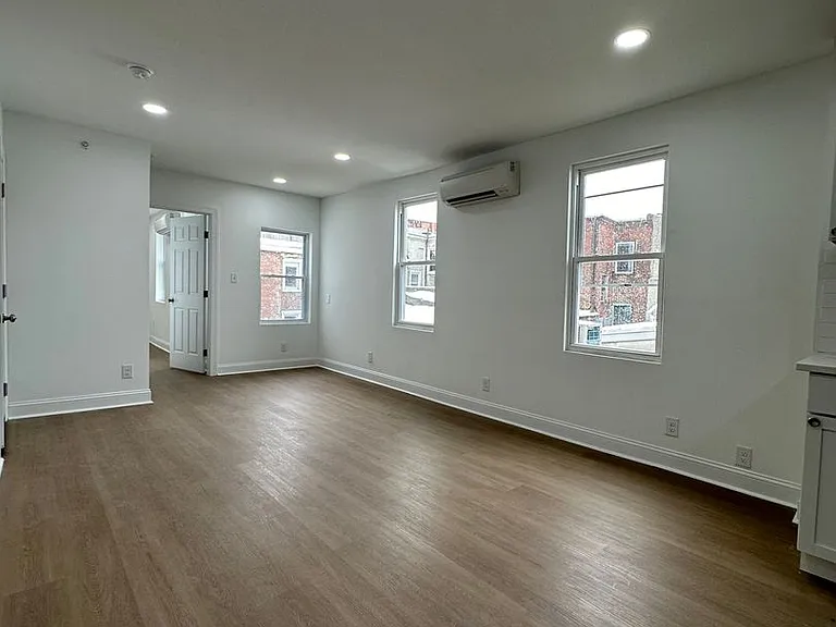 1209 N Franklin St — Photo 18