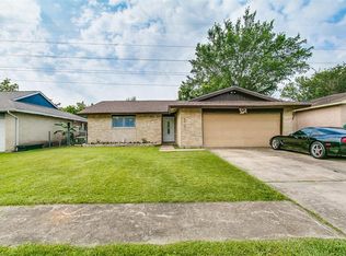 8514 Oakhaven Rd, La Porte, TX 77571