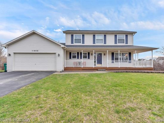 1042 Pepperwood Ct Brighton Mi 48116 Zillow