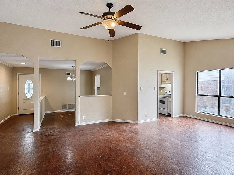 3426 Meadow Head Dr — Photo 6