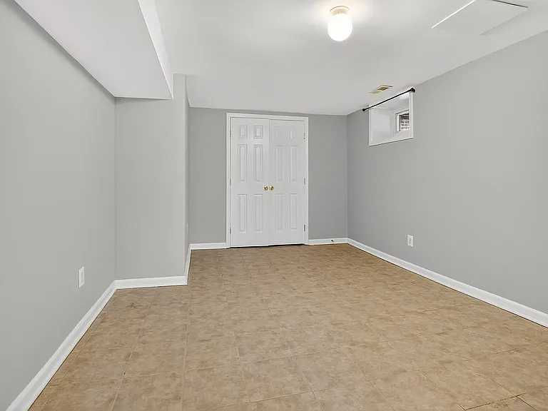 6009 Pratt St — Photo 20