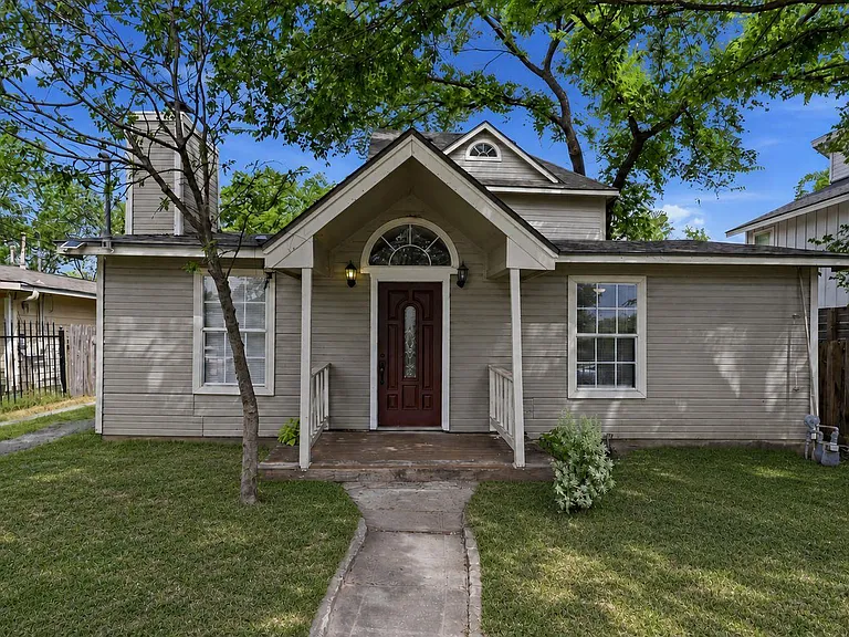 915 Vargas Rd — Photo 1
