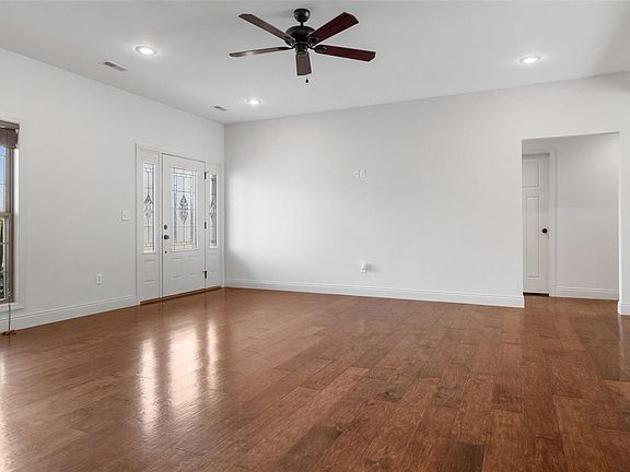 5th image of 410 Briar Crest Dr