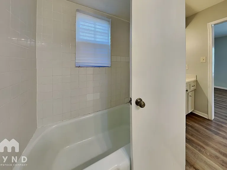 15110 Gladebrook Dr — Photo 18