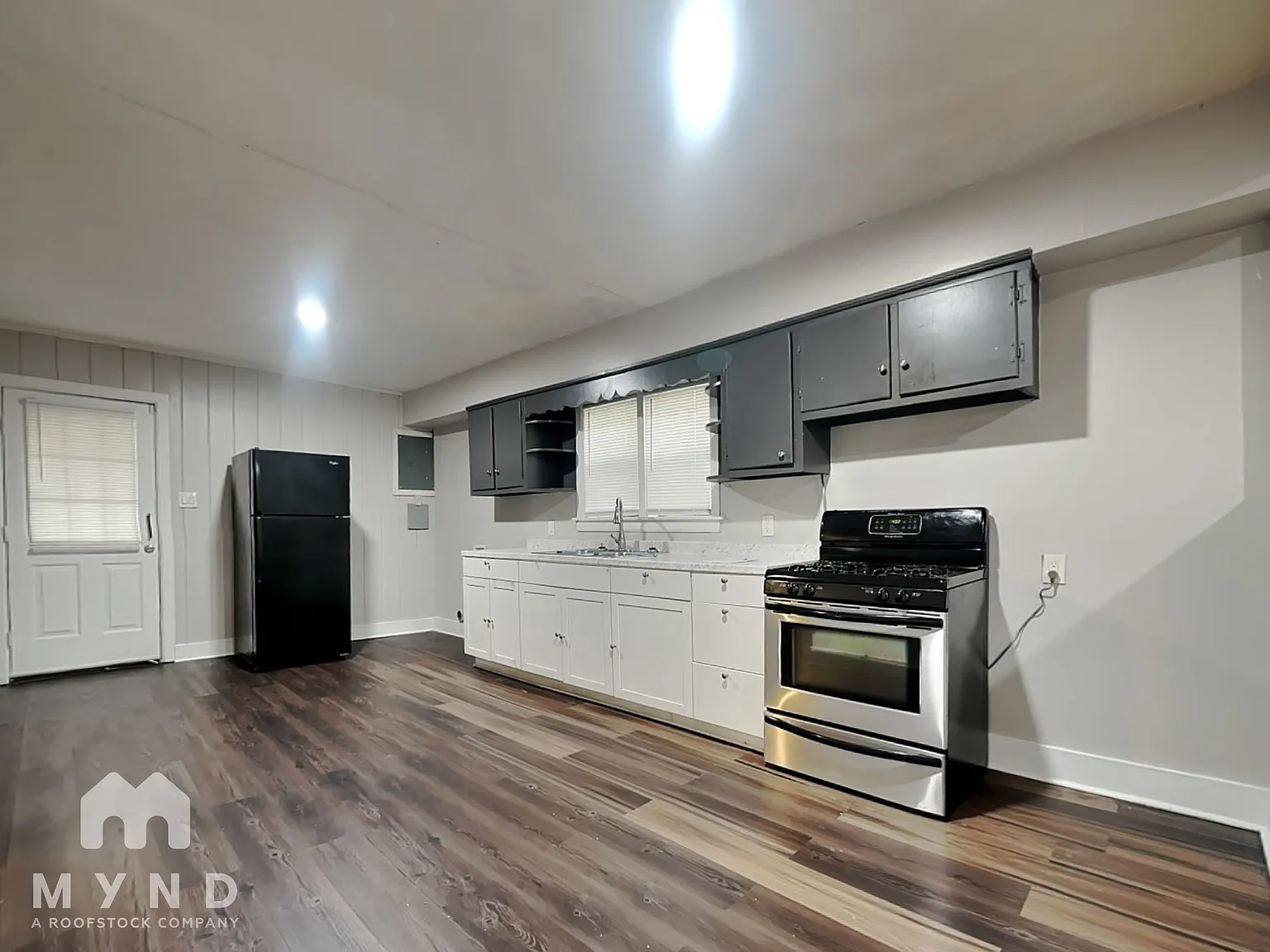 3 bed, 1.0 bath, 1177 sqft, $1,025 — Photo 4