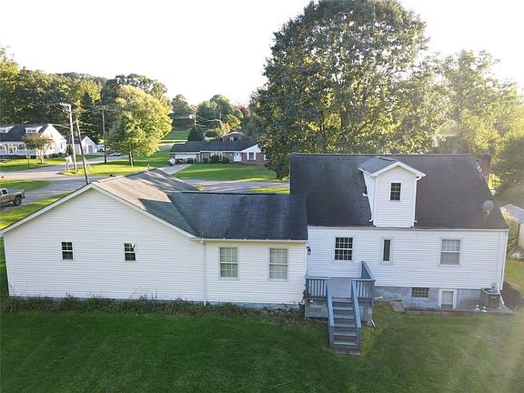 4th image of 595 Golf Course Rd