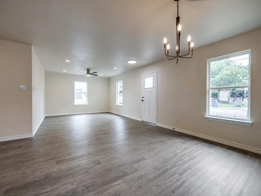 4 bed, 1692 sqft, $2,150 — Photo 3
