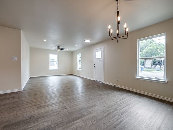 3rd image of 4220 Hamilton Ave