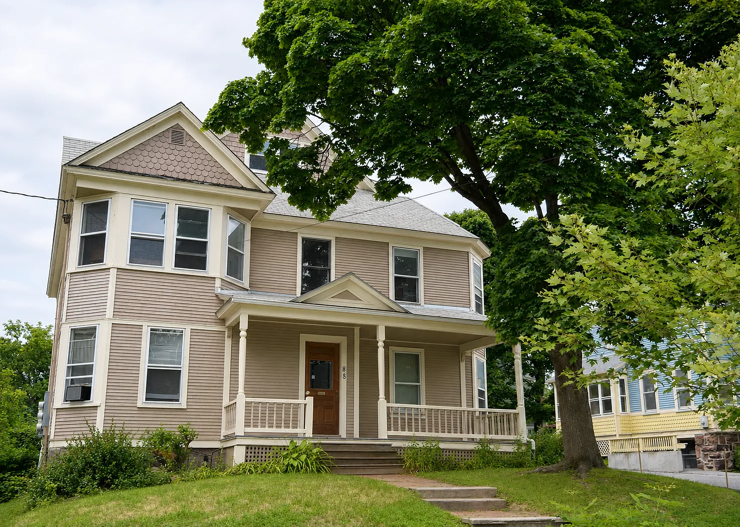 88 Buell St - 2 — Photo 1