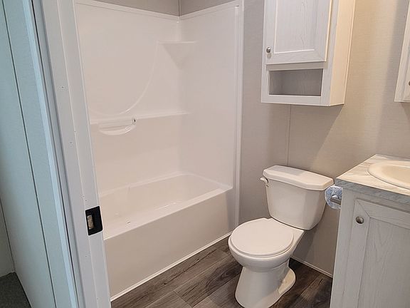 4th image of 5165 Chantelle Dr #121