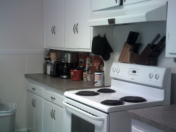 3rd image of 1010 Lakeshore Dr