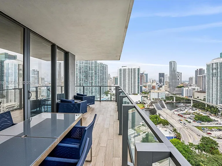 88 SW 7th St #2111 — Photo 3